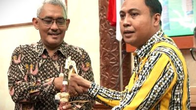 Pemkab Kubar Siap Ajukan Mandau ke UNESCO sebagai Warisan Budaya Tak Benda